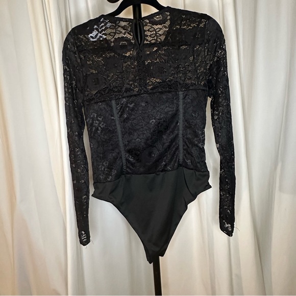 Lace body suit - Picture 4 of 4